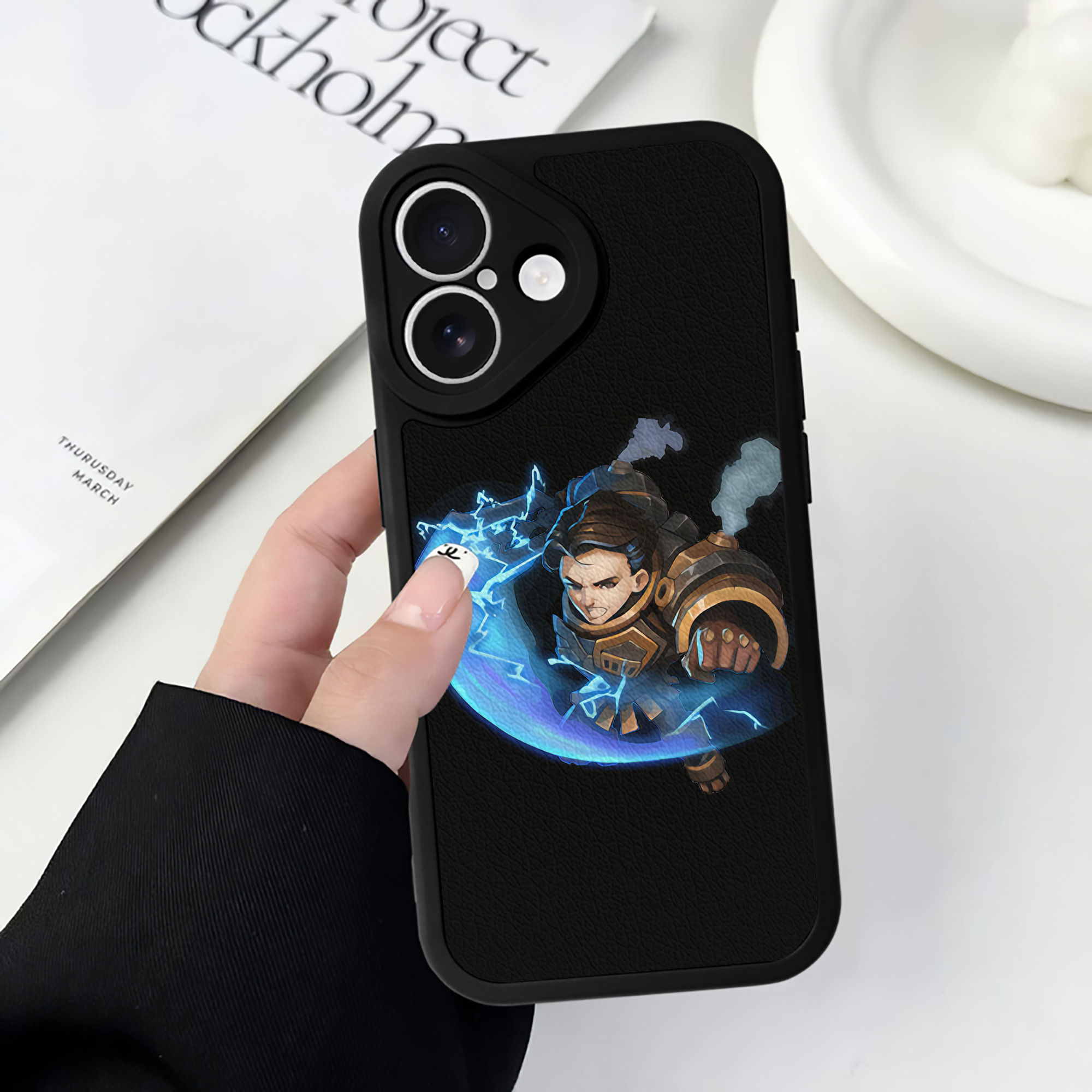 リーグ・オブ・レジェンド League of Legends LOL 【iPhone 16シリーズ対応】シリコンスマホケース（レザー調） 材質：シリコン